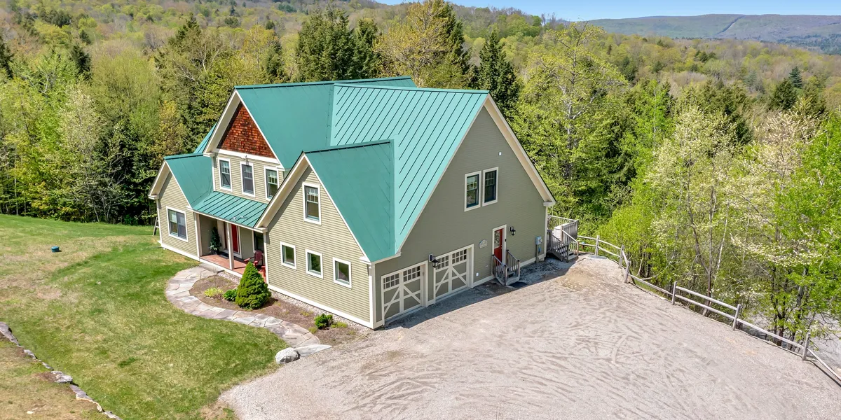 Dancing Bear - Winhall, VT